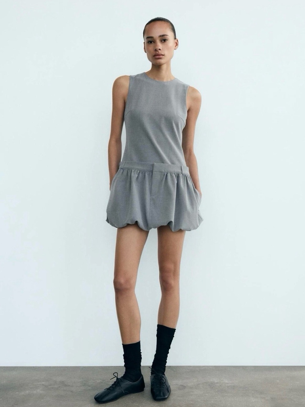 ZARA NWT WOMAN’S VOLUMINOUS SHORT DRESS GREY, HIDDEN POCKETS IN SEAMS; Sz M